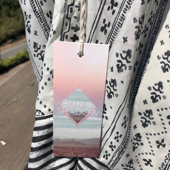 NWT Sun & Shadow Strappy Tank - Picture 7 of 7